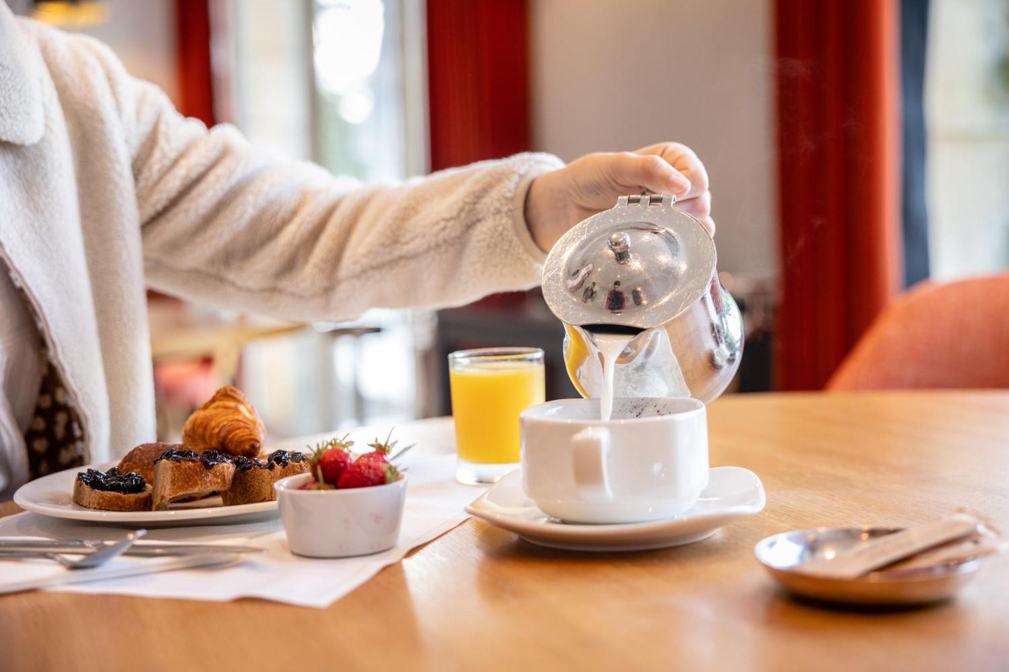 Domaine De La Tortiniere Hotel Veigné Kültér fotó