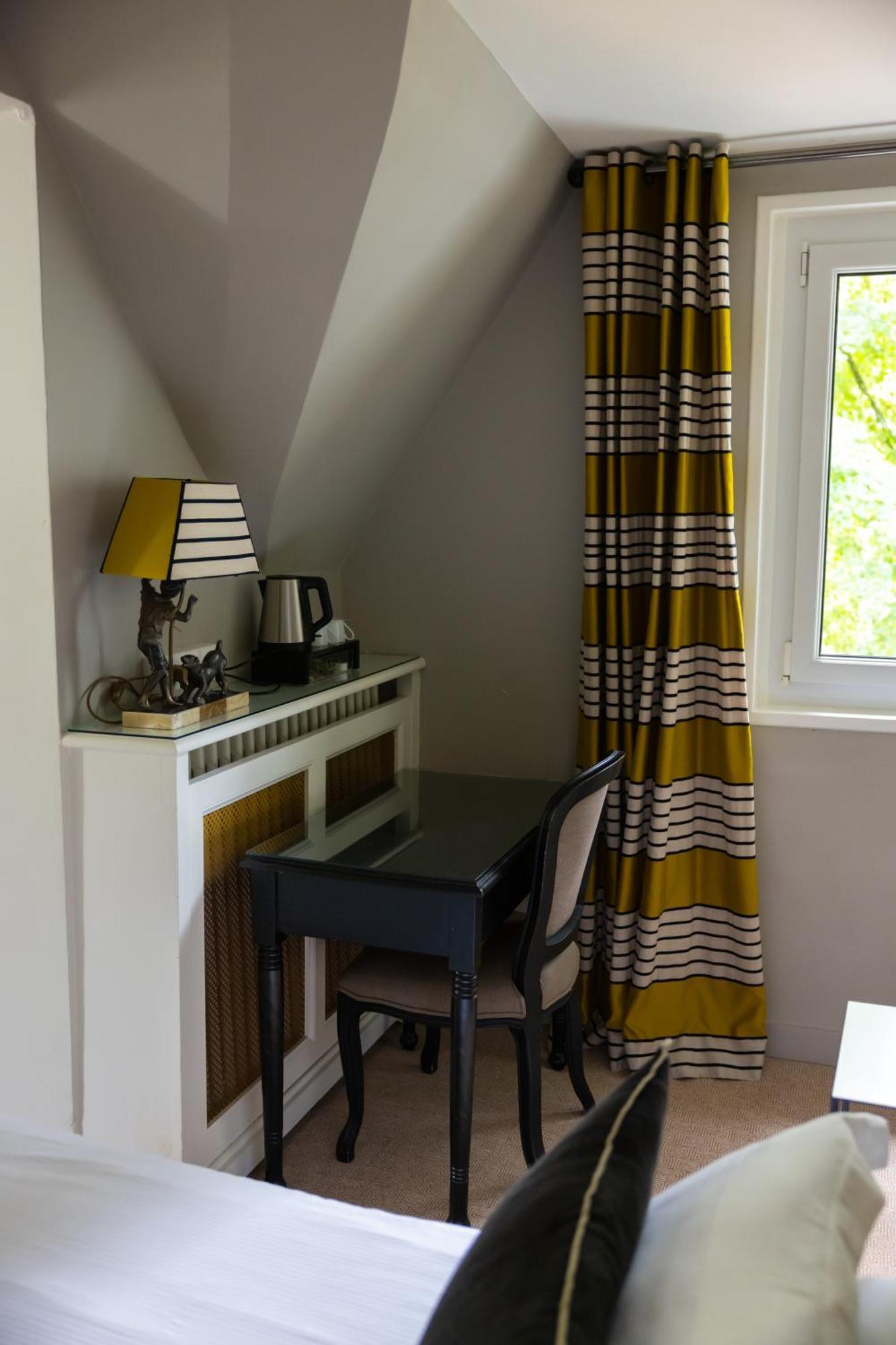 Domaine De La Tortiniere Hotel Veigné Kültér fotó